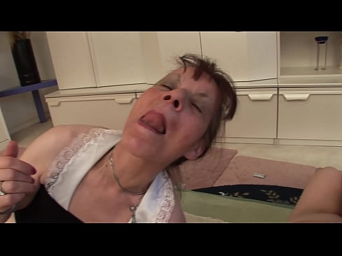 ❤️ Duha ka lola ug usa ka apohan adunay tulo ka lalaki ❤ Porn video sa amon