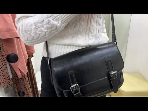 ❤️ Public masturbation sa batan-ong bitch FeralBerry nga adunay dildo sa fitting room ❤ Porn video sa amon