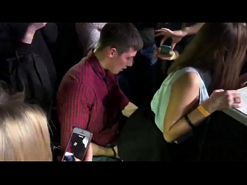 ❤️ Tinuod nga sekso sa usa ka nightclub sa Russia. Ang 18-anyos nga Ruso nga babaye sa anus ug puwerta nakighilawas sa usa ka nightclub ❤ Porn video sa amon