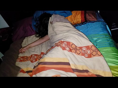 ❤️ Stepson nga gibadlong ang iyang batan-ong ina-ina samtang siya natulog. ❤ Porn video sa amon